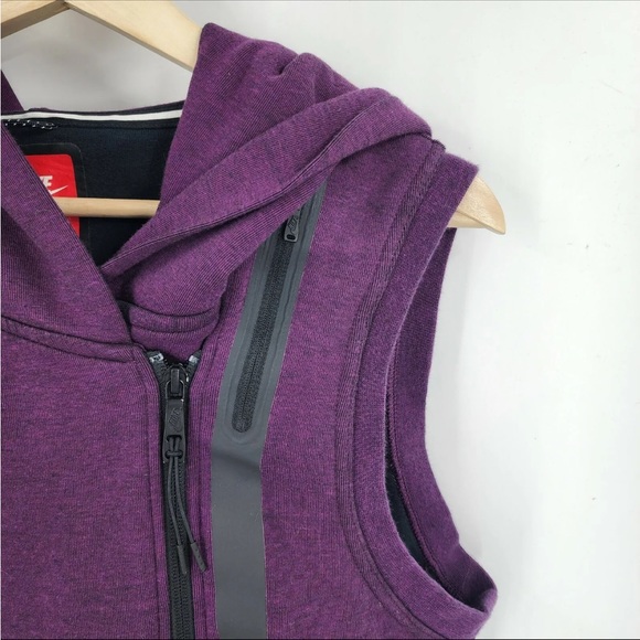 Beautiful Nike tech vest sz small. NWOT - Picture 4 of 7